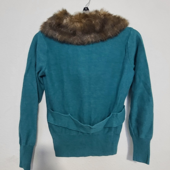 Cabi tearoom faux fur collar cardigan - Picture 8 of 10